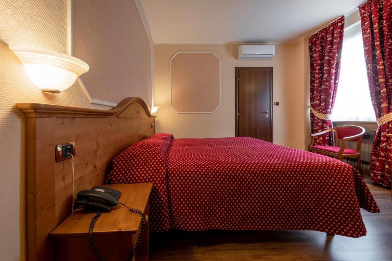 Hotel Elena Saint-Vincent Eksteriør billede