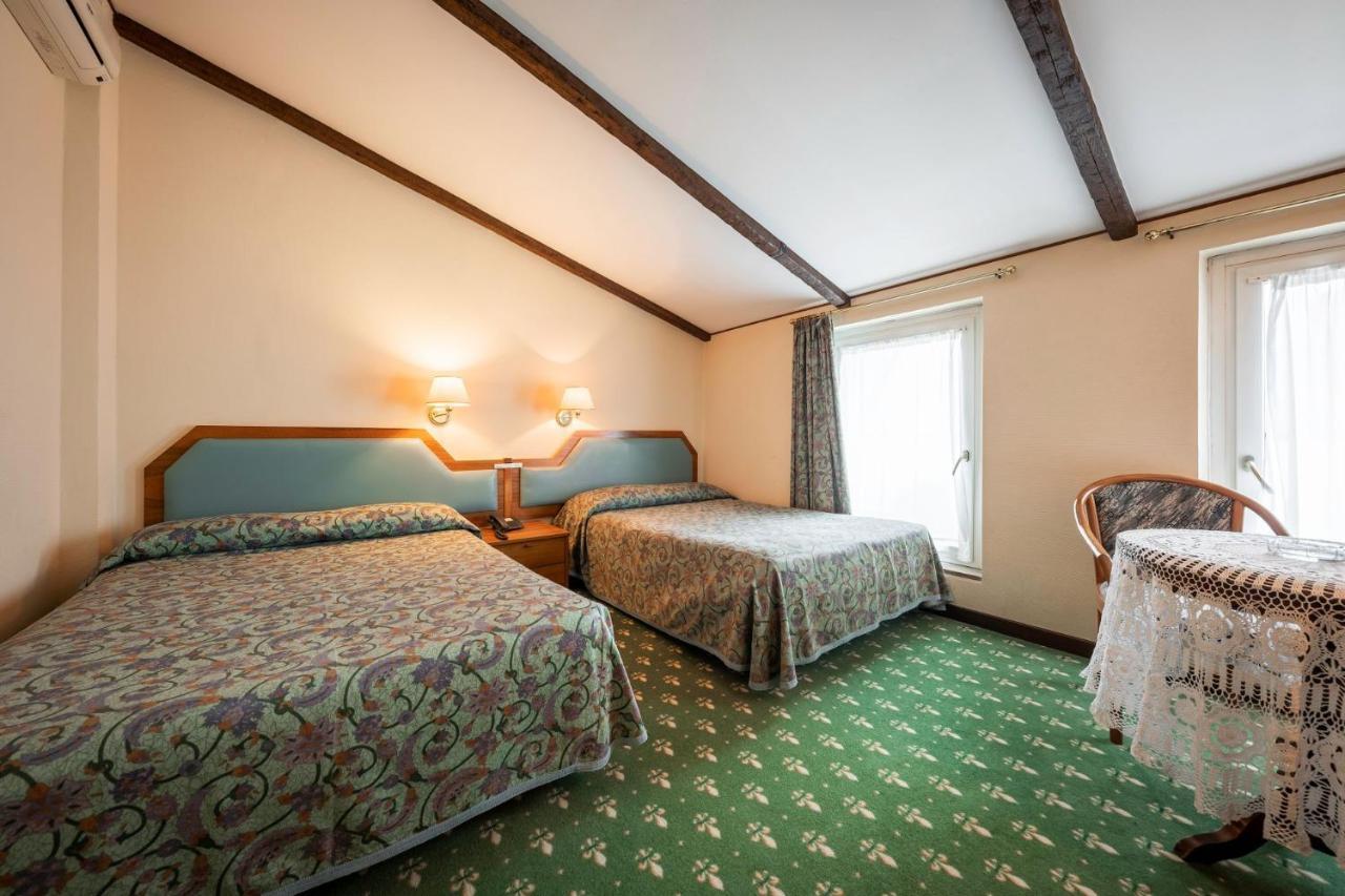 Hotel Elena Saint-Vincent Eksteriør billede