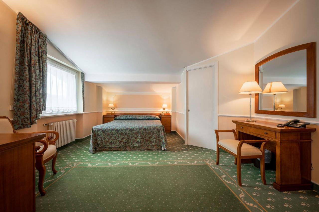 Hotel Elena Saint-Vincent Eksteriør billede