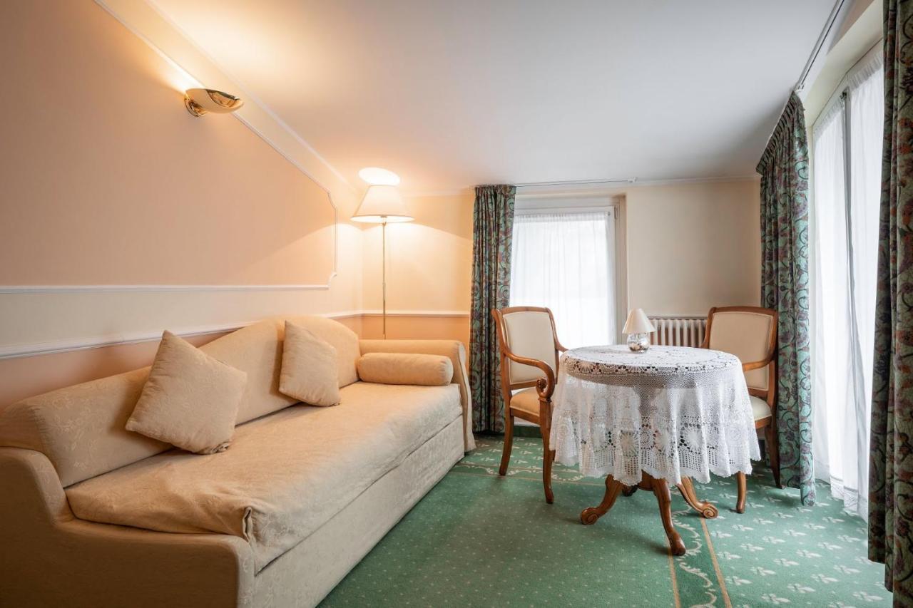 Hotel Elena Saint-Vincent Eksteriør billede