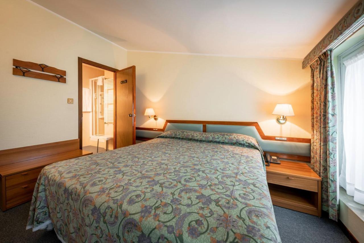 Hotel Elena Saint-Vincent Eksteriør billede